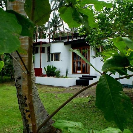 Somewhere Else Boutique Resort Mambajao Exterior foto
